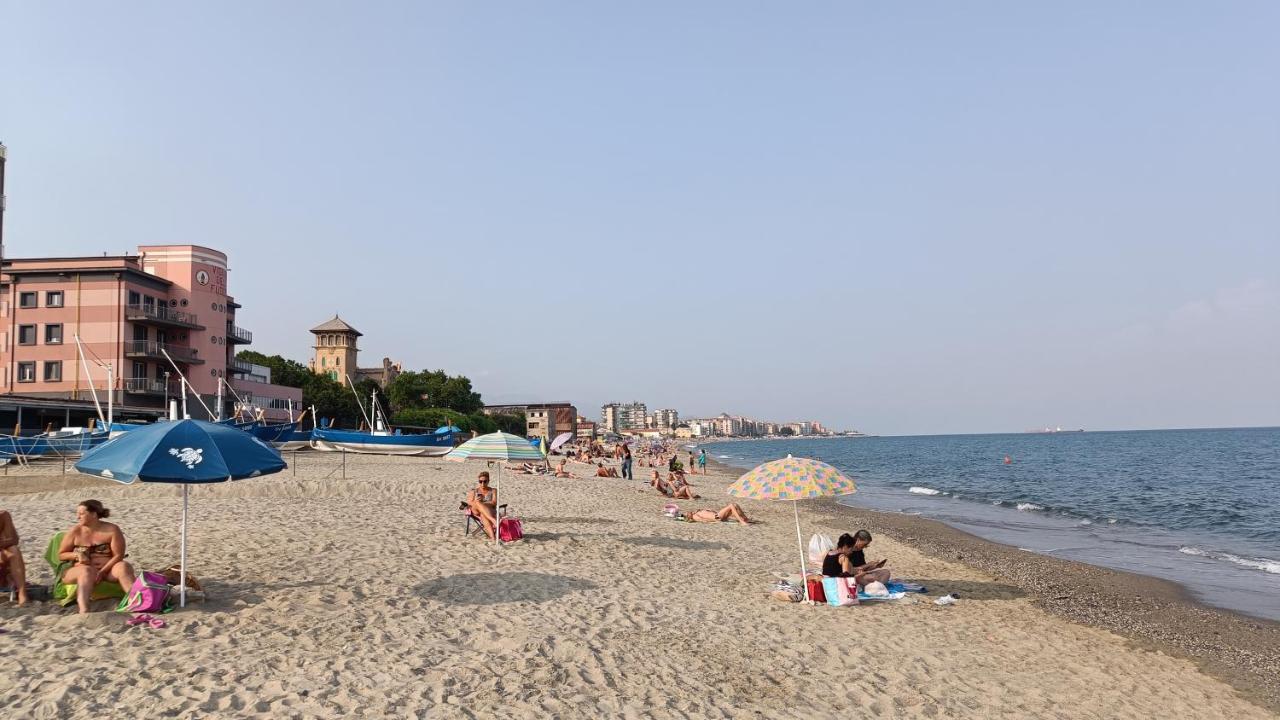 Karina, To The Beach With Terrace And Private Parking Savona Eksteriør bilde