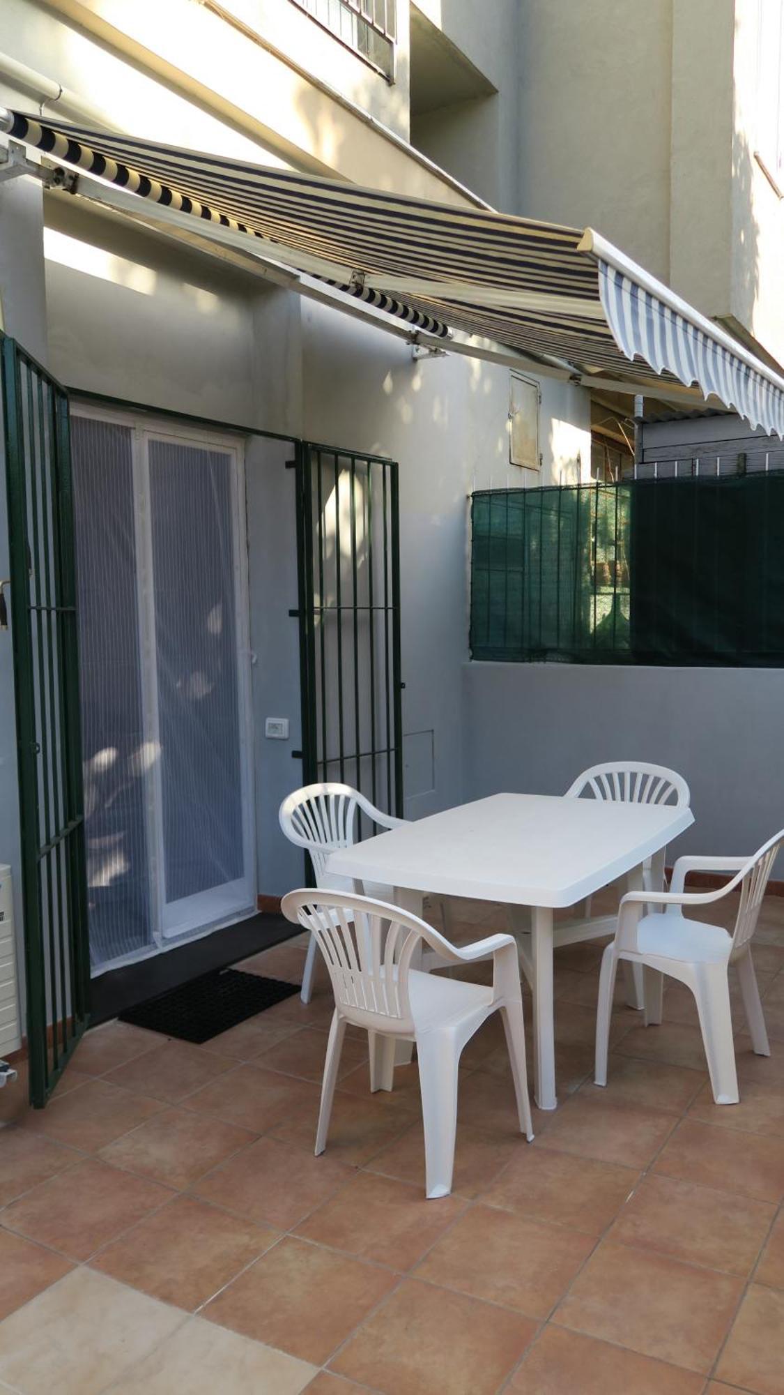 Karina, To The Beach With Terrace And Private Parking Savona Eksteriør bilde